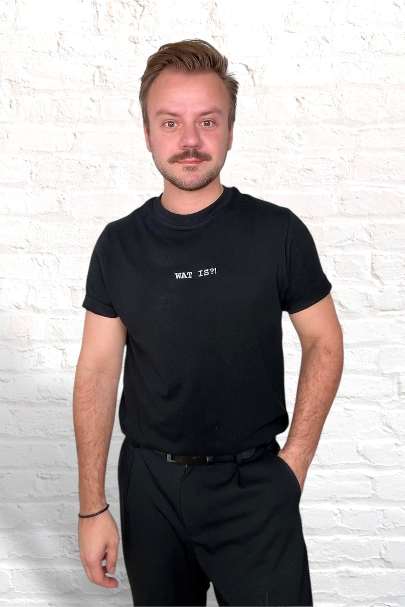 Wat is?! T-Shirt schwarz